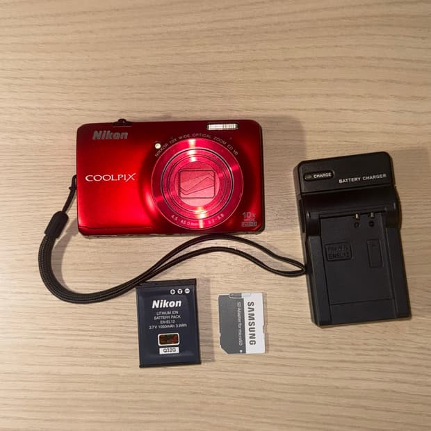 니콘 쿨픽스 s6300 디카/ Nikon COOLPIX 레드벨벳 슬기 디