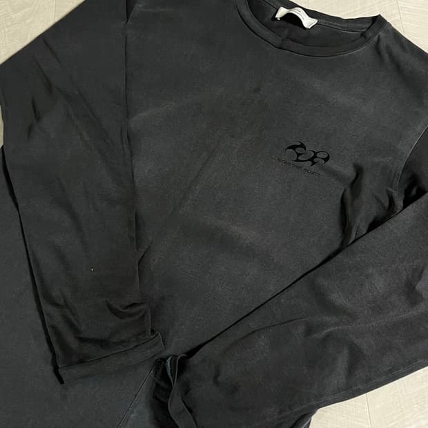 AOP 차콜 롱슬리브