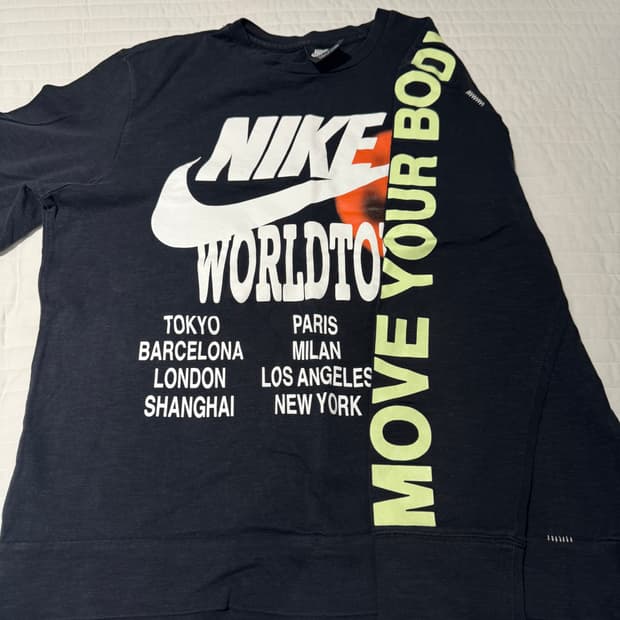 나이키 월드투어 롱슬리브