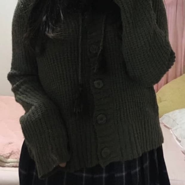 [일주일 후 처분] 카키 폼폼 퍼 빈티지 가디건