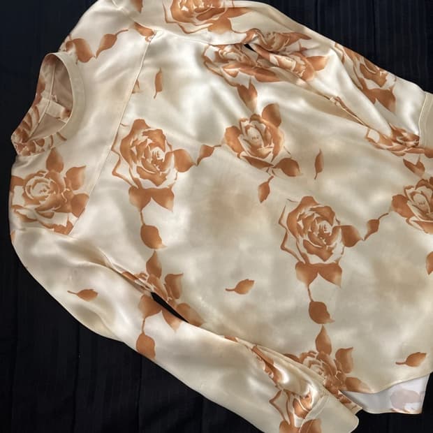 Teak 장미 패턴 블라우스