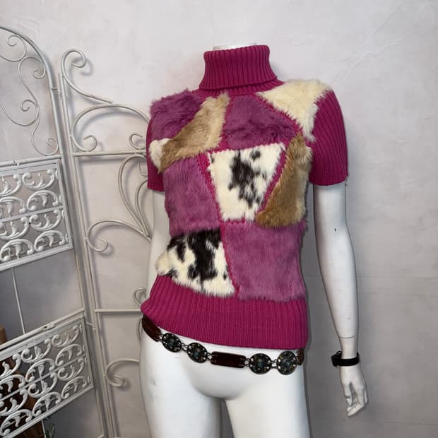 Vivid hot pink rabbit fur patchwork 니트