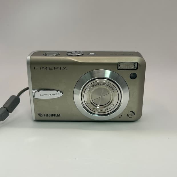 후지필름 파인픽스 F30