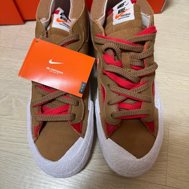 나이키 사카이 블레이저 로우 브리티쉬 탄 265