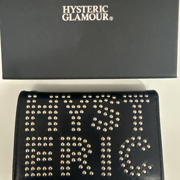 히스테릭 글래머 로고 스터드 지갑