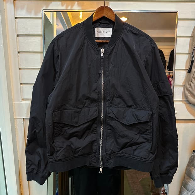 아워레가시 15ss 블랙 웨이브 패치 포켓 봄버 자켓 (50)