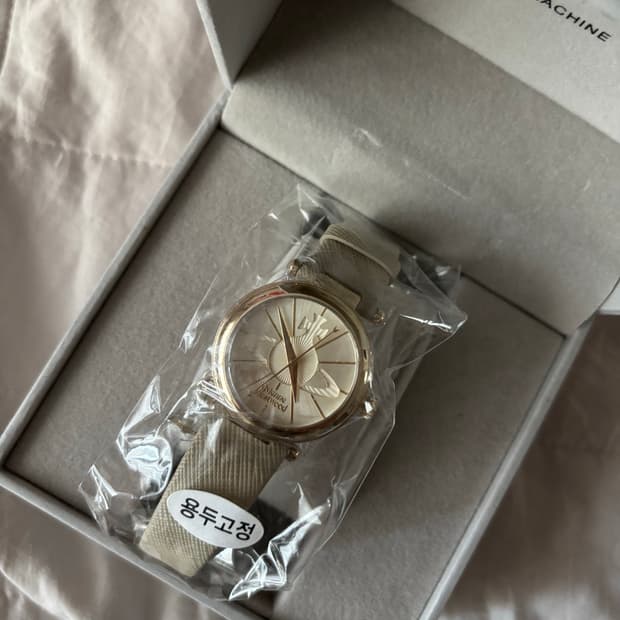 비비안웨스트우드 시계