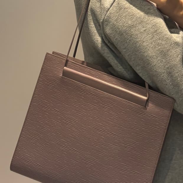 루이비통 에삐 숄더백