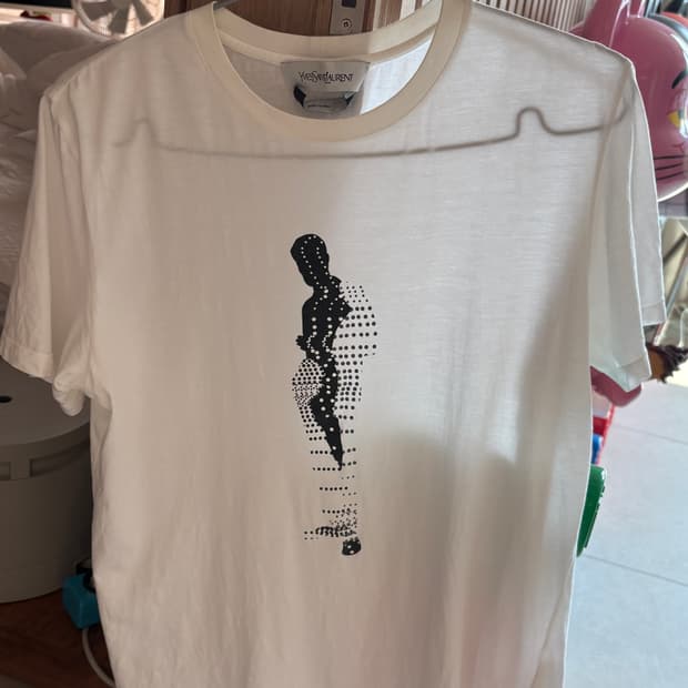 입생로랑 이태리  남성 반팔티 M 티셔츠