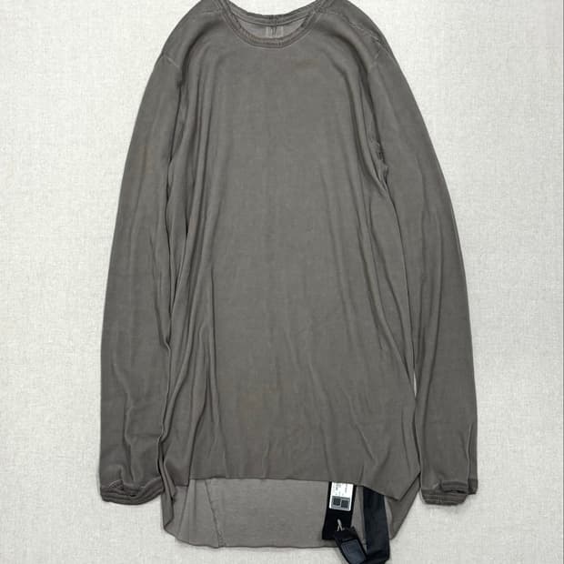 아이작 세럼 23aw 타우페 롱슬리브