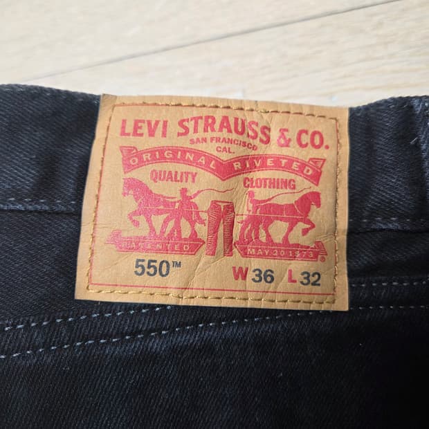 리바이스 550 블랙진. W36.상태최상
