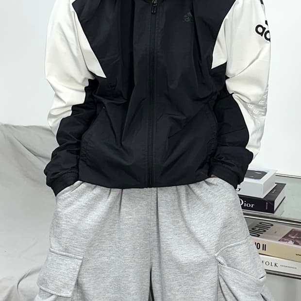 아디다스 블랙 화이트 우븐 트랙탑 바람막이 M
