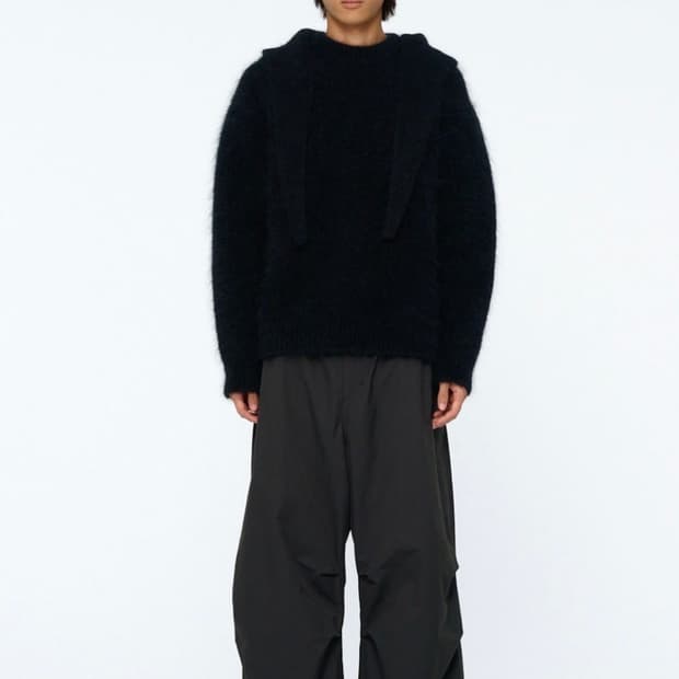 아모멘토 hairy rounded pullover 니트 블랙