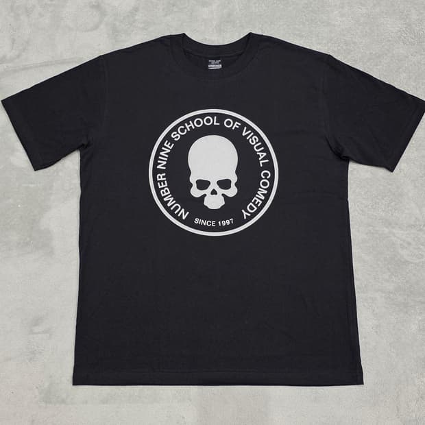 넘버나인 스쿨 오브 비주얼 코미디 스컬 티셔츠