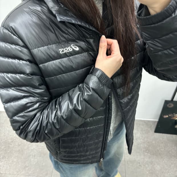 아식스 경랑패딩