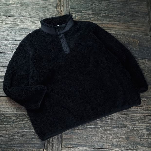 [유니클로 X 화이트마운티니어링]오버핏 쉐르파 후리스 맨투맨 M18325