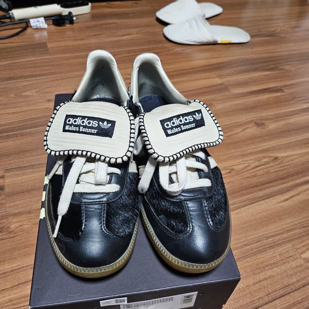 아디다스 웨일즈보너 삼바포니 270사이즈