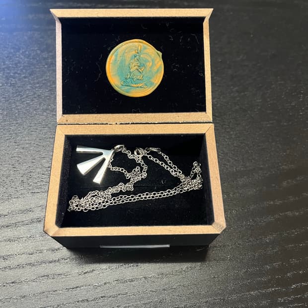 나이젤카본 X Johnny Hoxton London 브로드애로우 목걸이