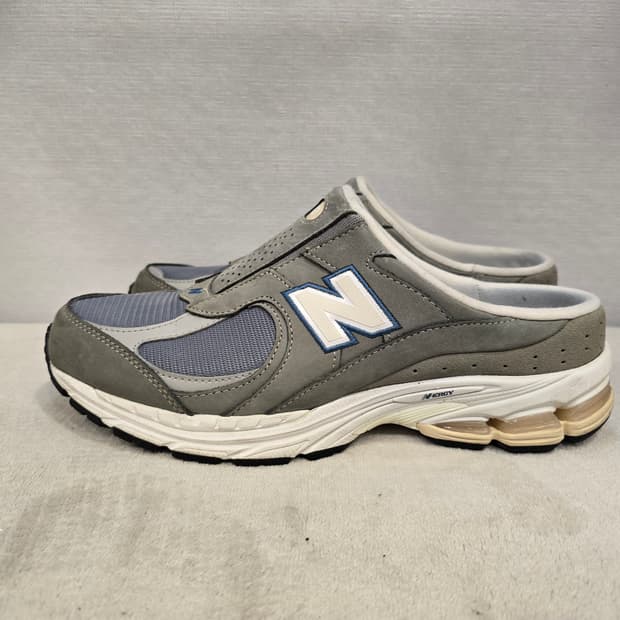 뉴발란스 2002R 뮬 레인클라우드 슬리퍼 회색 270