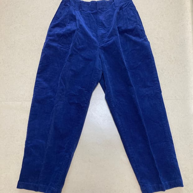 유니 마르니 코듀로이 팬츠 (XL 중고) 입니다.