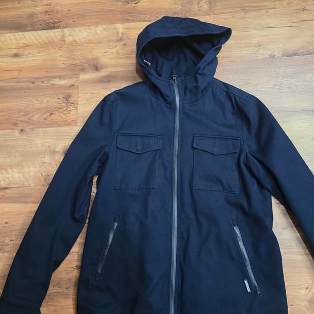 울리치 자켓 판매합니다 