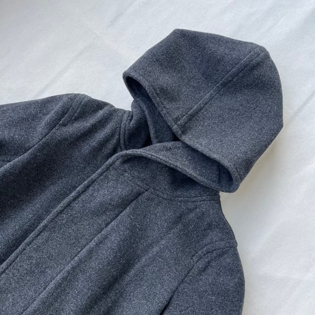 주카 울 후디 하프 코트