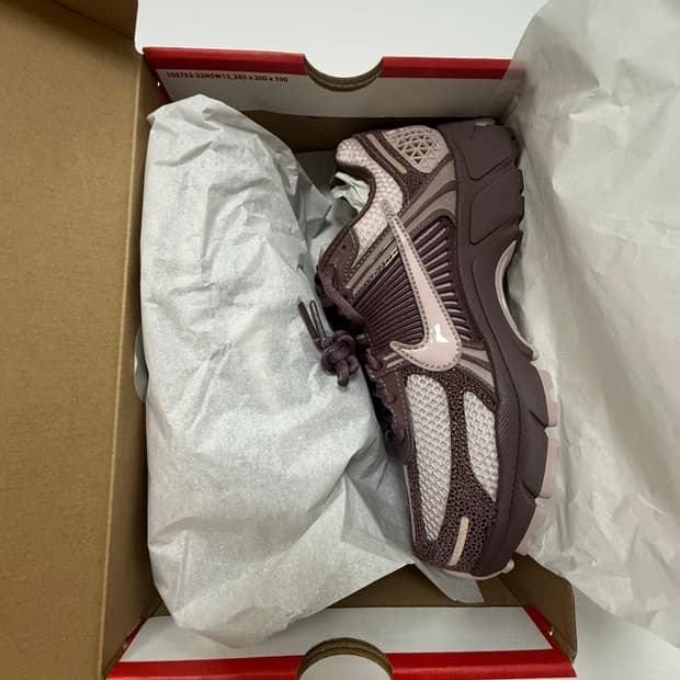 나이키 줌보메로5 우먼