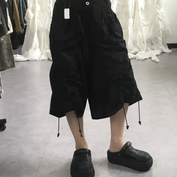 Peace now shirring point half pants