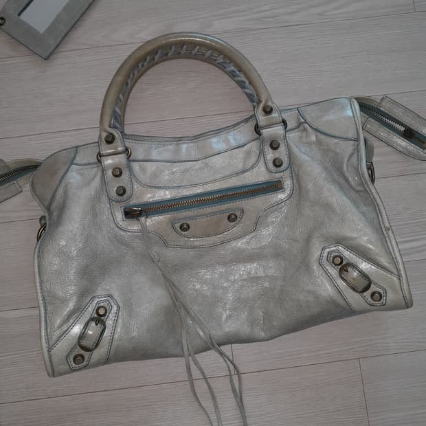 마지막가격 !! [정품] 발렌시아가 클래식 시티 모터백 (연그레이+민트)