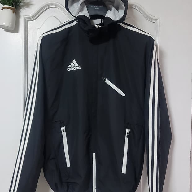 아디다스 삼선 후드 바람막이 윈드브레이커 블랙 남자 100