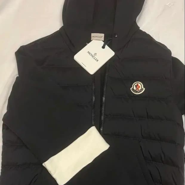 [새상품, 정품, 정가 이하] 몽클레어 패딩 후드 집업