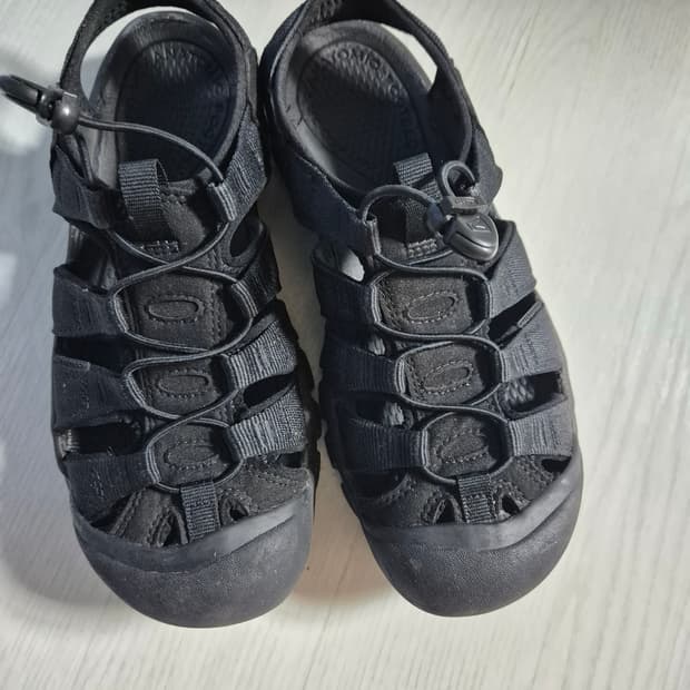 킨 뉴포트 트리플블랙 275