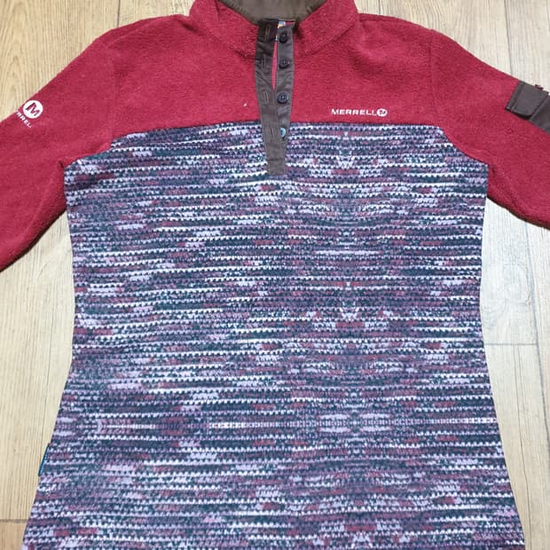 1092 머렐 아웃도어 반집업 90 사이즈입니다