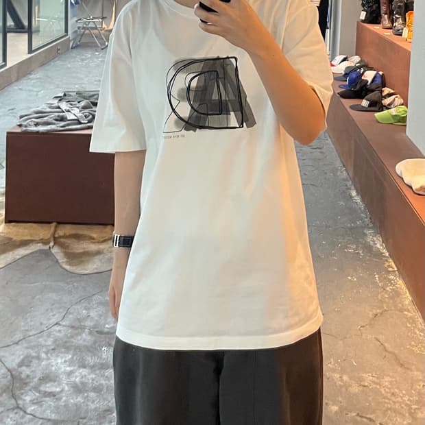 아더에러 레이어 로고 화이트 반팔 H542