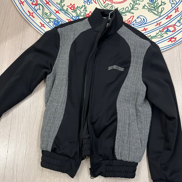 뮤지엄비지터 트랙탑 저지 자켓