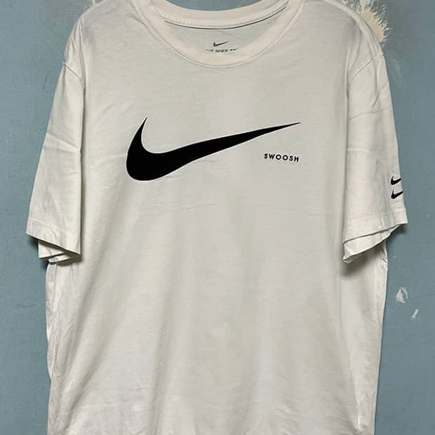 NIKE 나이키 NSW 스우시 남자 반팔티셔츠 화이트 솔리드 XL 105