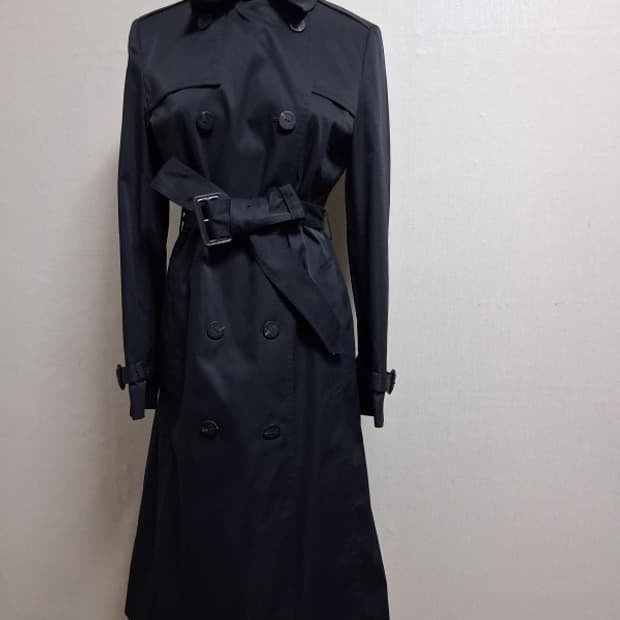 스테파넬 블랙 트렌치코트 거의새거 55 2023년