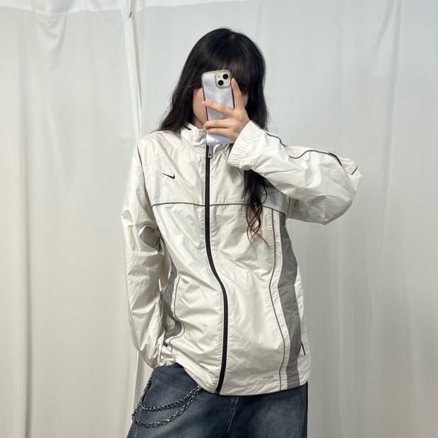 Nike 00’s cream beige windbreaker