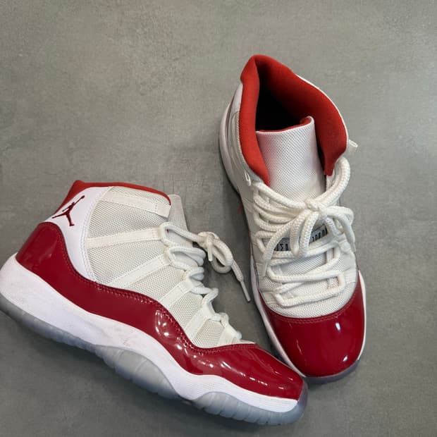 조던 11 레트로 바시티 레드