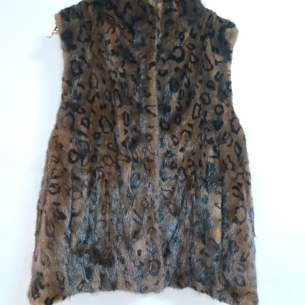 (새상품급,S,90)호피무늬 밍크 후드 숏베스트 조끼