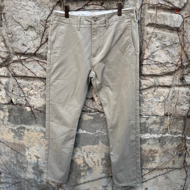 리바이스 빈티지 슬림핏 치노 팬츠 베이지