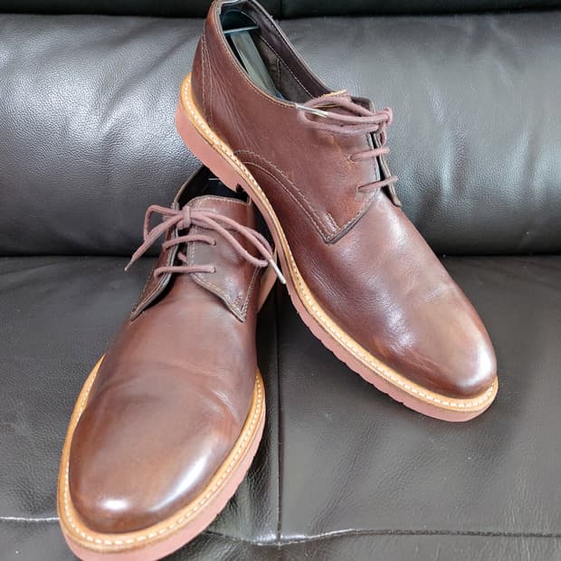 클락스 가죽 스티치 드레스화(275mm)

