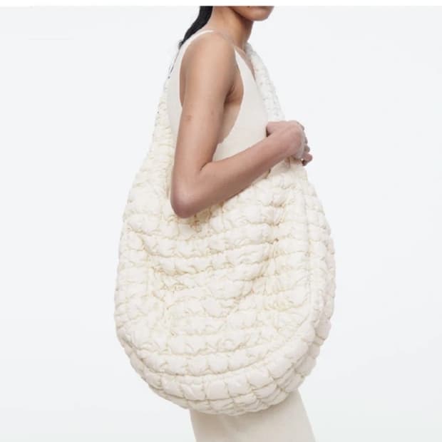 코스 퀼팅백 오버사이즈