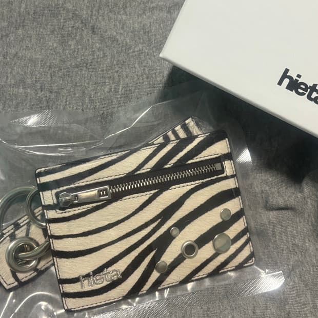 새상품)히에타 X 혜정 지브라 월렛 카드지갑 (송치)
