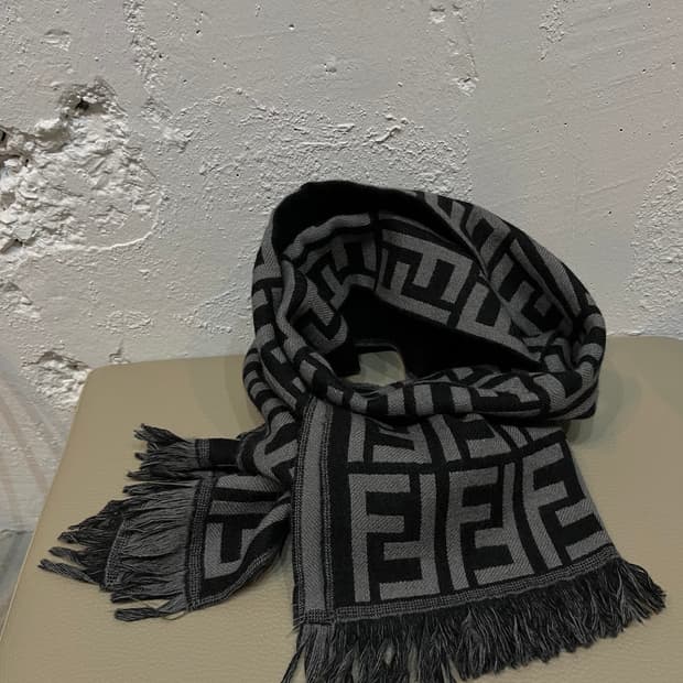 FENDI 펜디 주카 투톤 퓨어울 머플러 Made in ITALY