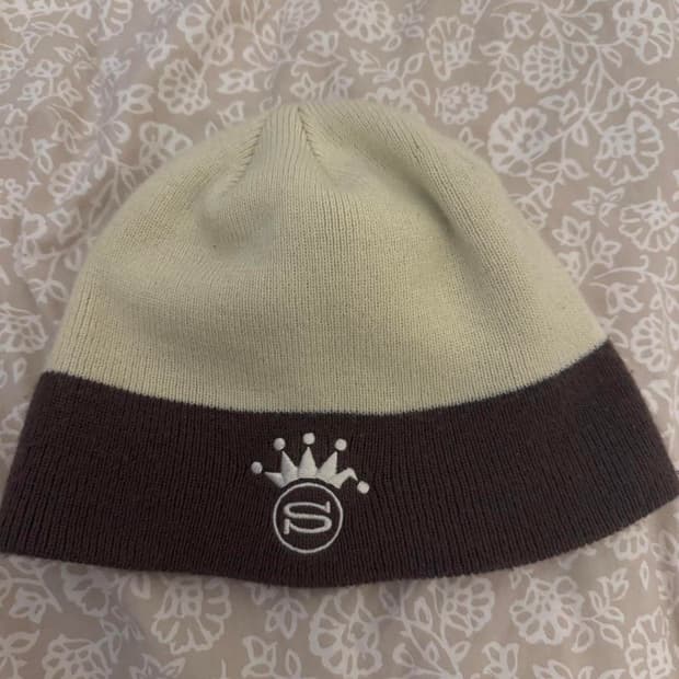 스투시 크라운 로고 비니