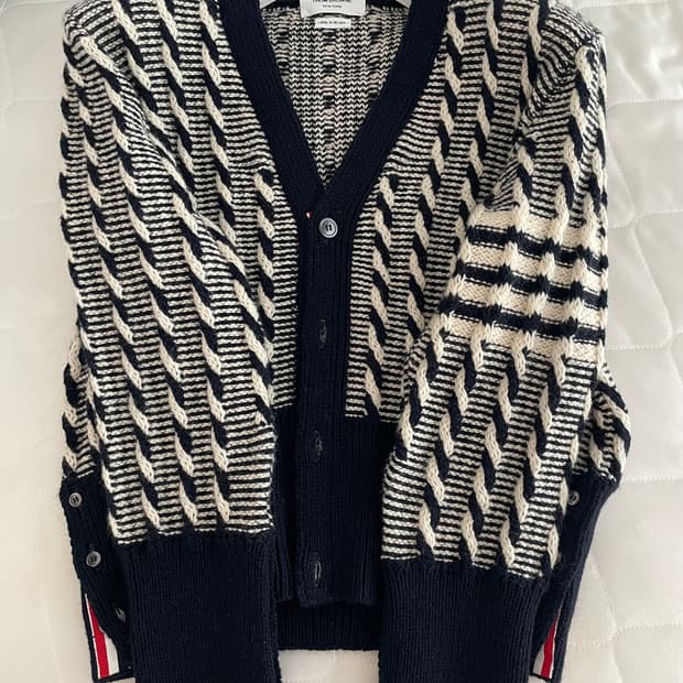 톰브라운 케이블가디건 사이즈3 급매