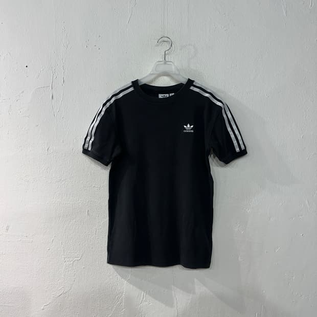 아디다스 검흰 반팔티 XS