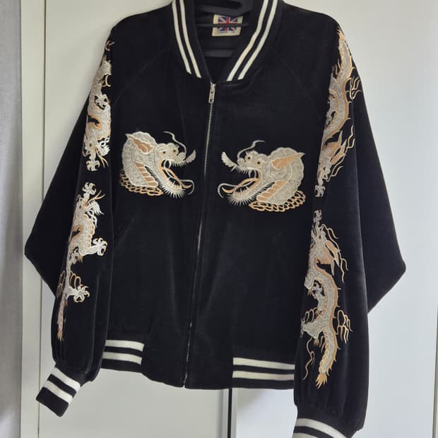 LONDON F.B. 80’s 白龍 벨벳 스카쟌