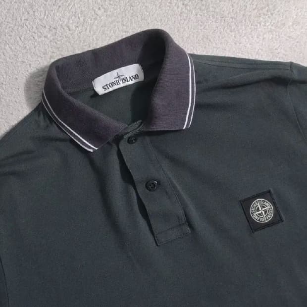 스톤아일랜드 차콜 그레이 카라 반팔카라티 L사이즈
